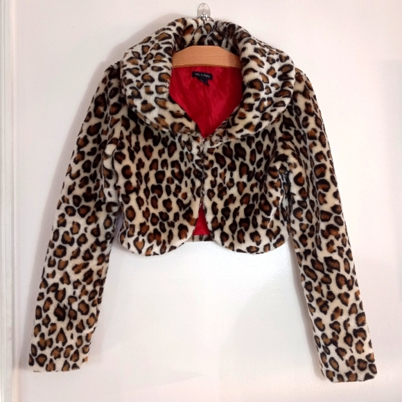 Jackets & Blazers - Leopard Print Fuzzy Crop Jacket, Size Medium, Cherry Red Lined